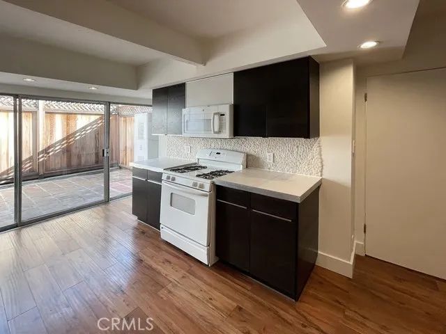 4040 Grand View Boulevard 19, Los Angeles, CA 90066