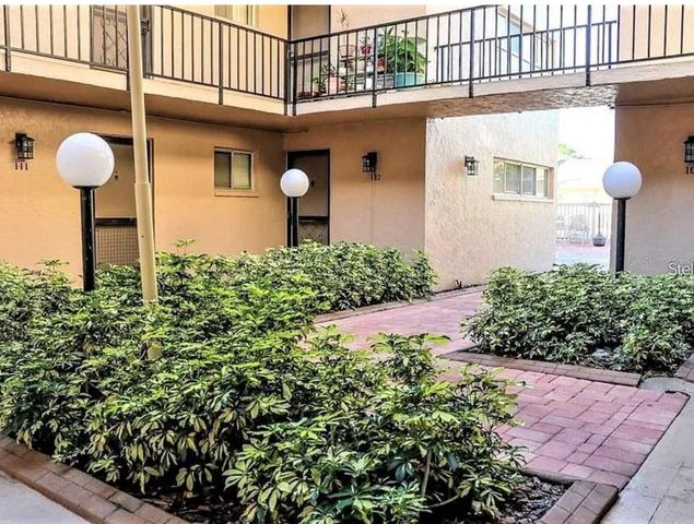 2763 WOODGATE LANE 211, Sarasota, FL 34231