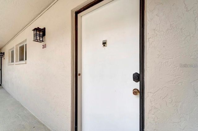 2763 WOODGATE LANE 211, Sarasota, FL 34231