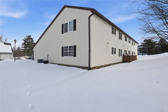33D Salmon Run, Parma, NY 14468