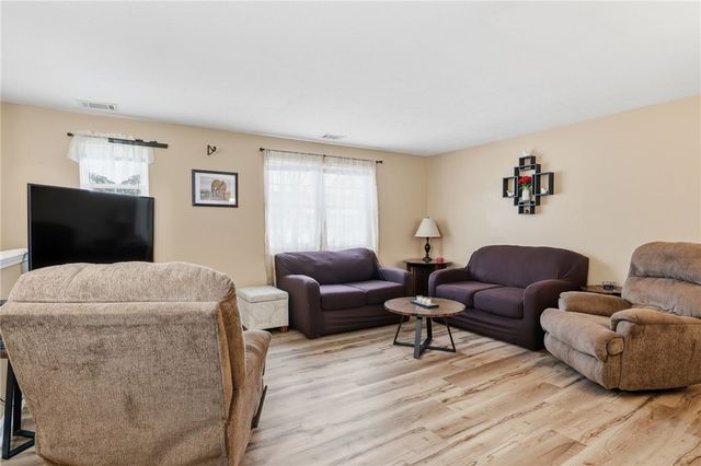 33D Salmon Run, Parma, NY 14468