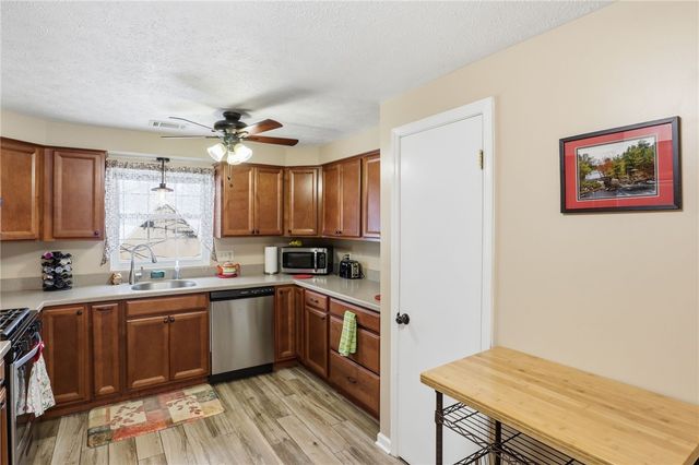 33D Salmon Run, Parma, NY 14468