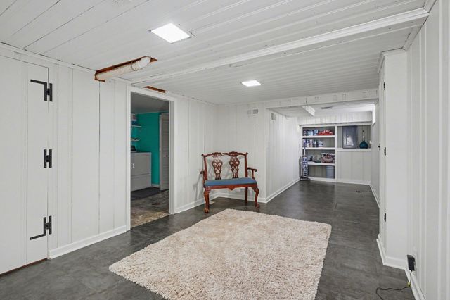 619 Edgemoor Avenue, Kalamazoo, MI 49008