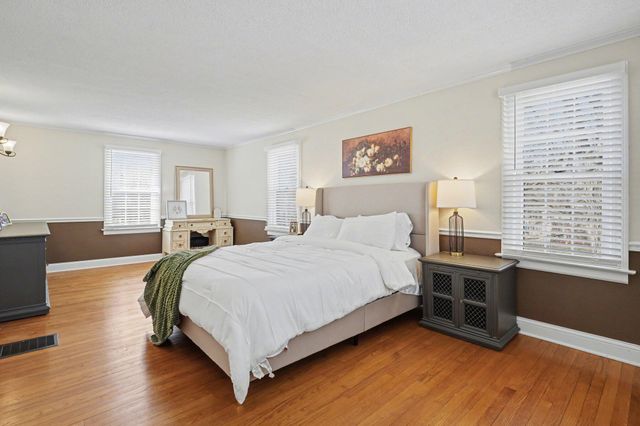 619 Edgemoor Avenue, Kalamazoo, MI 49008