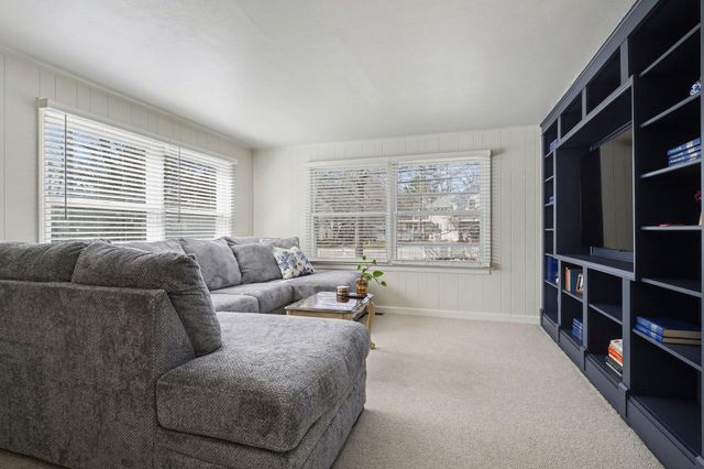 619 Edgemoor Avenue, Kalamazoo, MI 49008