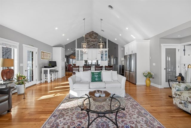 2307 Tecumseh Drive, Brooklyn, MI 49230