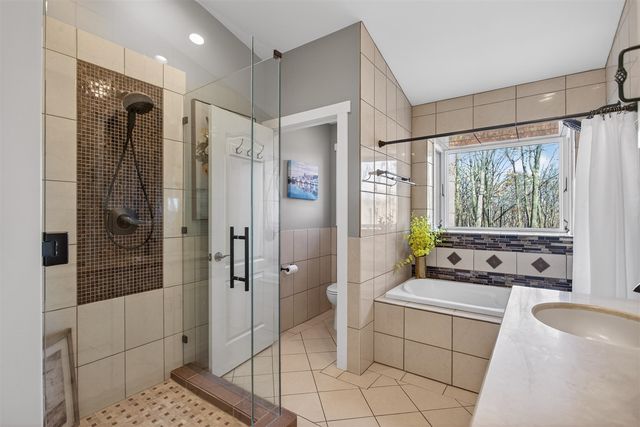 2307 Tecumseh Drive, Brooklyn, MI 49230