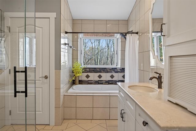 2307 Tecumseh Drive, Brooklyn, MI 49230