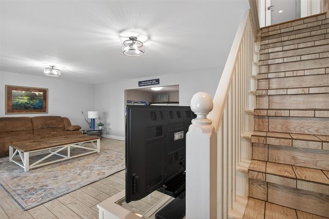 2307 Tecumseh Drive, Brooklyn, MI 49230