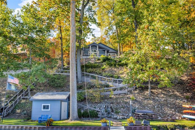 2307 Tecumseh Drive, Brooklyn, MI 49230