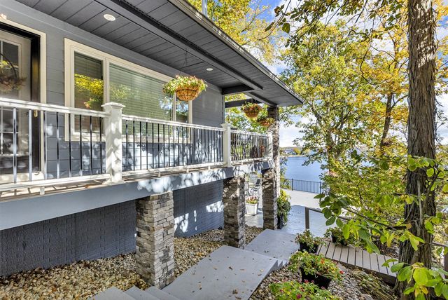 2307 Tecumseh Drive, Brooklyn, MI 49230