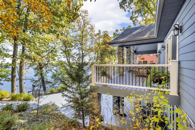 2307 Tecumseh Drive, Brooklyn, MI 49230