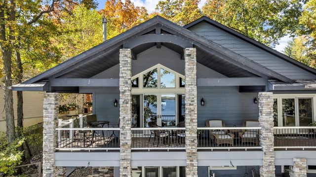 2307 Tecumseh Drive, Brooklyn, MI 49230