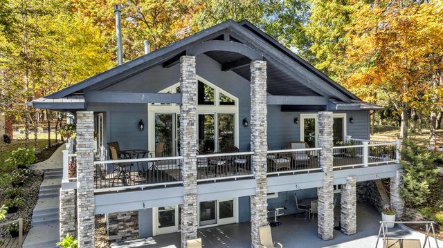 2307 Tecumseh Drive, Brooklyn, MI 49230