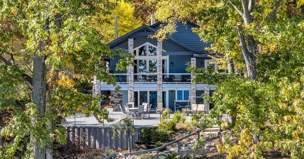 2307 Tecumseh Drive, Brooklyn, MI 49230