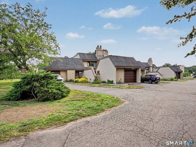 85 Viscount Drive 15B, Milford, CT 06460