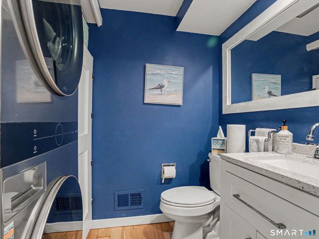 85 Viscount Drive 15B, Milford, CT 06460