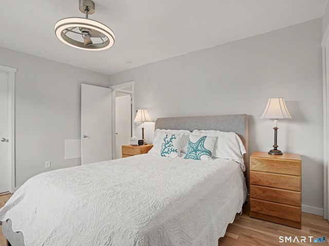 85 Viscount Drive 15B, Milford, CT 06460