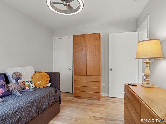 85 Viscount Drive 15B, Milford, CT 06460
