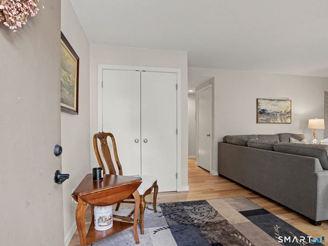85 Viscount Drive 15B, Milford, CT 06460