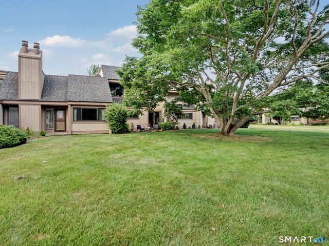 85 Viscount Drive 15B, Milford, CT 06460