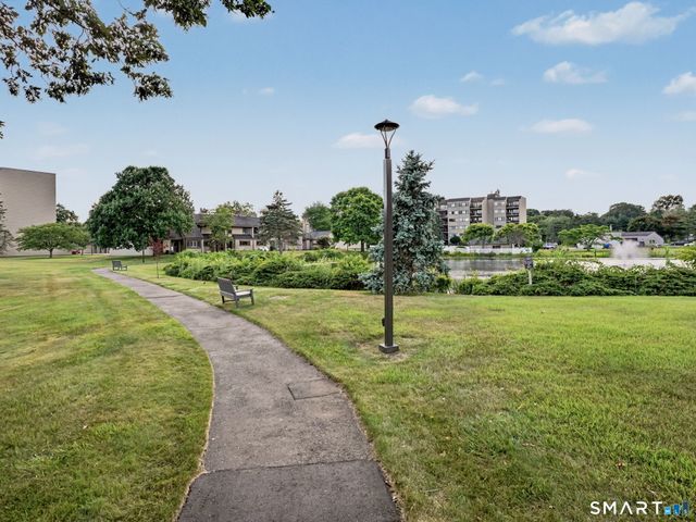 85 Viscount Drive 15B, Milford, CT 06460