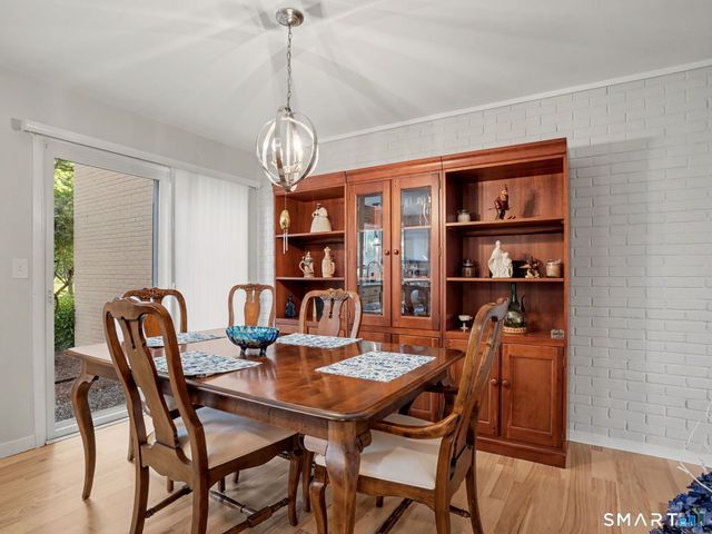 85 Viscount Drive 15B, Milford, CT 06460