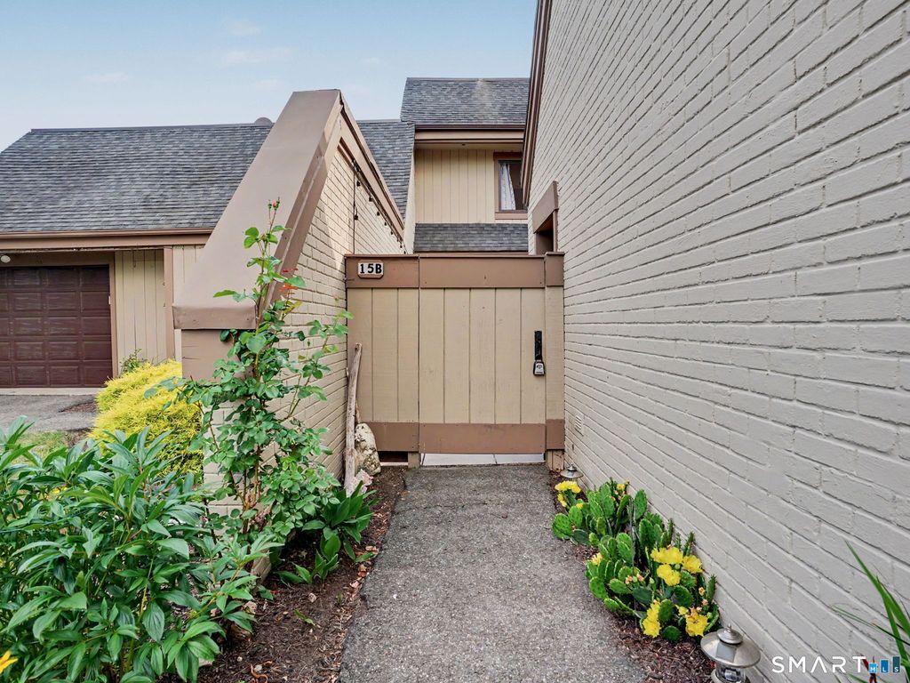 85 Viscount Drive 15B, Milford, CT 06460