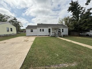 732 Meadowlane Dr, Lebanon, TN 37087