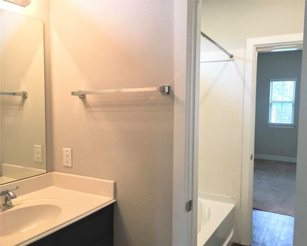 285 Woodland Hills Drive A, Conroe, TX 77303