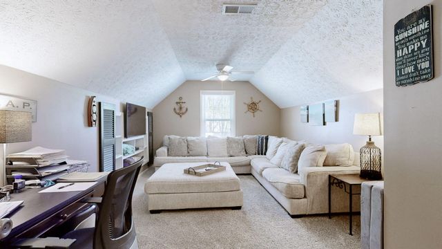 106 Elk Drive, Stamping Ground, KY 40379