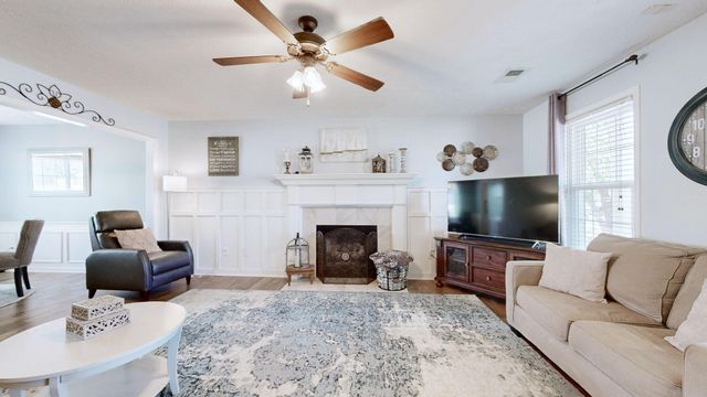 106 Elk Drive, Stamping Ground, KY 40379