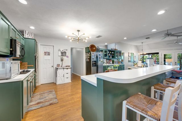 23258 Edgewater Dr, Frankston, TX 75763