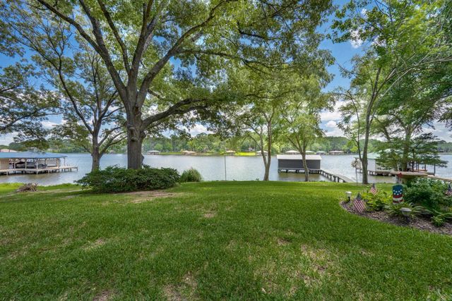 23258 Edgewater Dr, Frankston, TX 75763