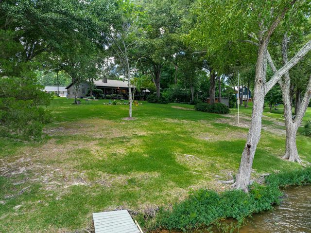 23258 Edgewater Dr, Frankston, TX 75763