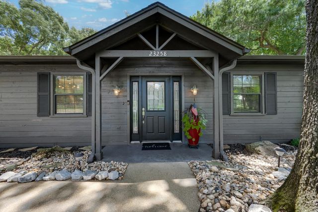 23258 Edgewater Dr, Frankston, TX 75763