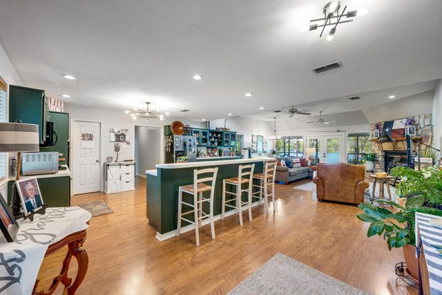23258 Edgewater Dr, Frankston, TX 75763