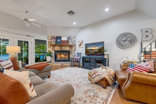 23258 Edgewater Dr, Frankston, TX 75763
