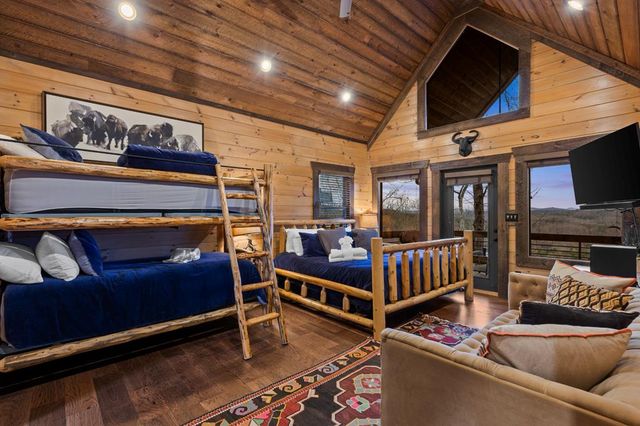 355 W Shalom Court, Blue Ridge, GA 30513