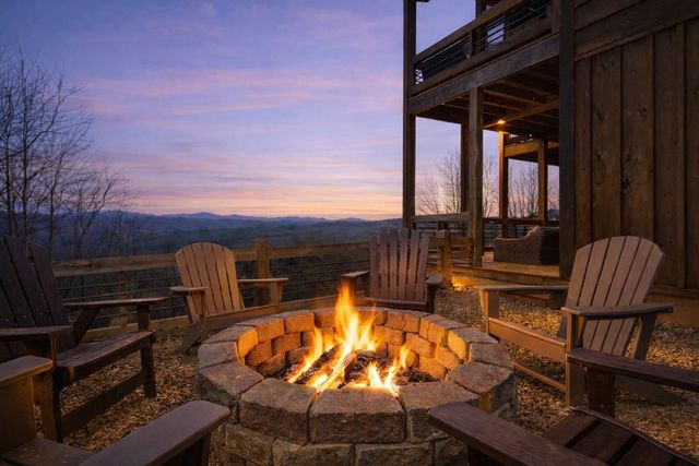 355 W Shalom Court, Blue Ridge, GA 30513