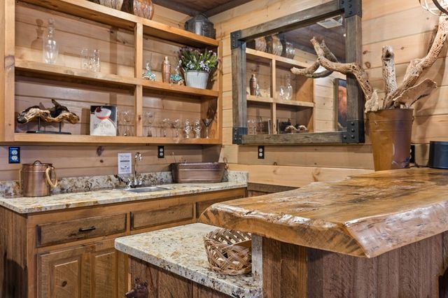 355 W Shalom Court, Blue Ridge, GA 30513