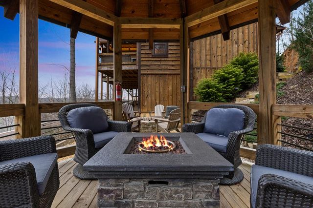 355 W Shalom Court, Blue Ridge, GA 30513