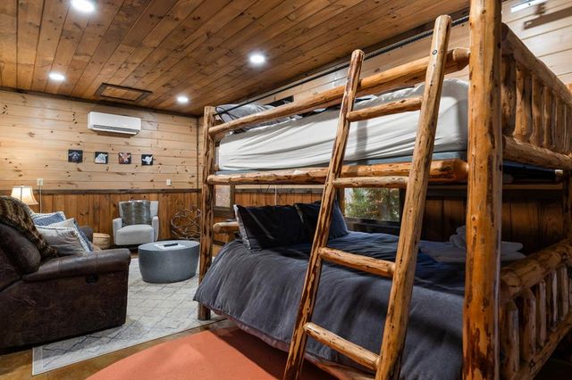 355 W Shalom Court, Blue Ridge, GA 30513