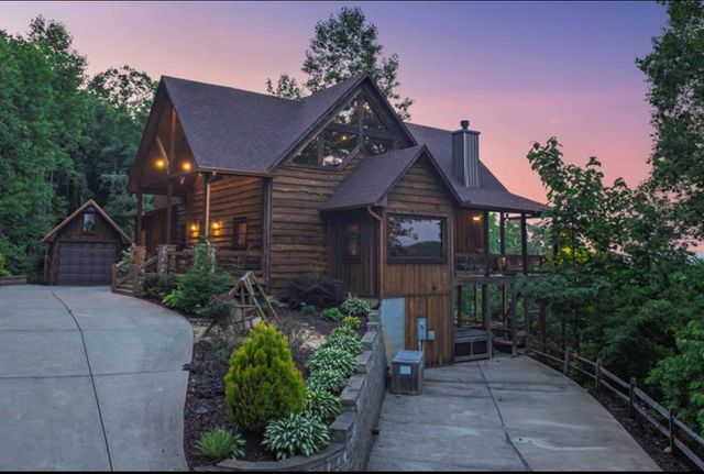 355 W Shalom Court, Blue Ridge, GA 30513