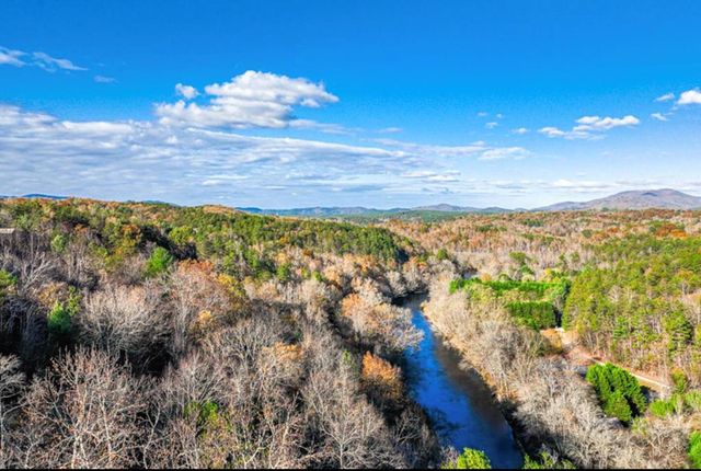 355 W Shalom Court, Blue Ridge, GA 30513