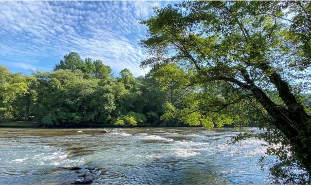 355 W Shalom Court, Blue Ridge, GA 30513