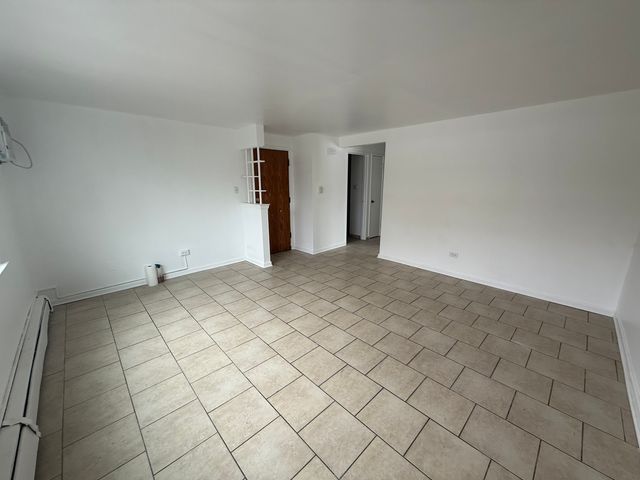 9575 Maple Drive GN, Rosemont, IL 60018