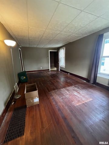 2824 S 16TH Street, Springfield, IL 62703