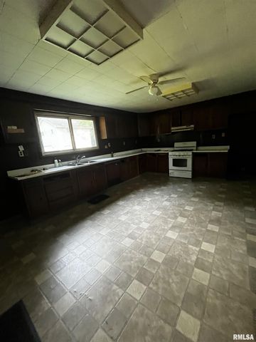 2824 S 16TH Street, Springfield, IL 62703