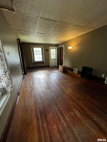 2824 S 16TH Street, Springfield, IL 62703